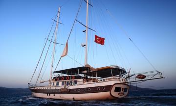 8 kabinli Bodrum mavi yolculuk teknesi Gulet Oğuzbey