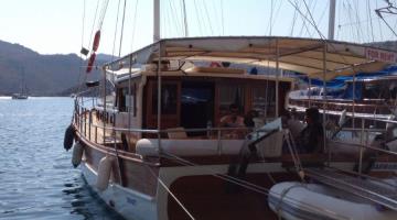 3 kabinli Göcek mavi yolculuk teknesi Gulet Baran S