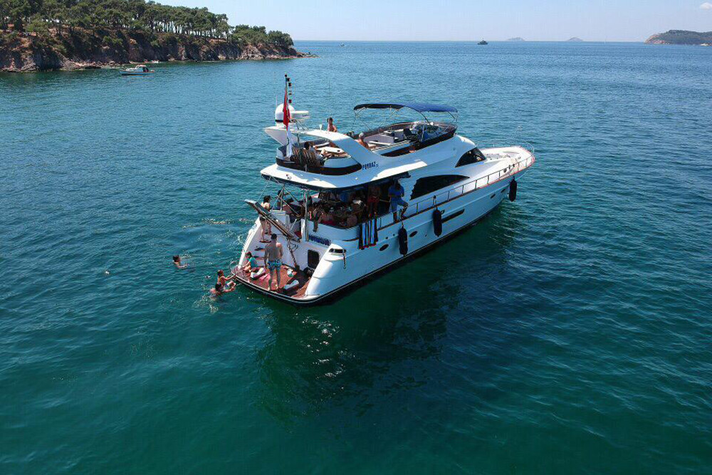 Princess Islands and Bosphorus Swimming Tour