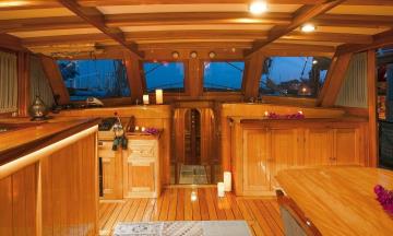 4 kabinli Bodrum mavi yolculuk teknesi Gulet Nikola