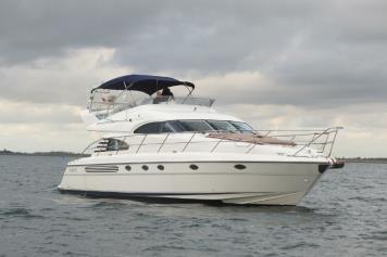 Efebey E Fairline Squadron 55