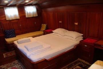 7 kabinli Bodrum mavi yolculuk teknesi Gulet Arielle Deniz