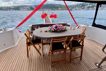 13 person Bosphorus cruise boat Hypnos