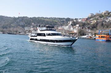 17 person Bosphorus cruise boat River