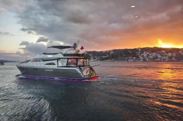 36 kişilik İstanbul Boğazı kiralık yat Starship teknesi