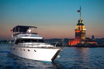 20 person Bosphorus cruise boat Su A