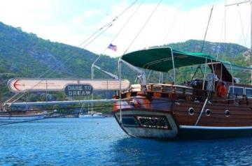 2 kabinli Marmaris mavi yolculuk teknesi Gulet Dare To Dream