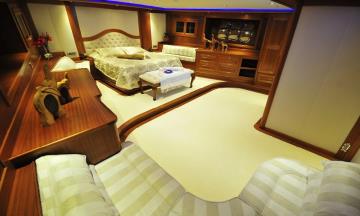 5 kabinli Bodrum mavi yolculuk teknesi Gulet Big Boss