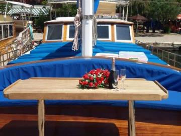 4 kabinli Fethiye mavi yolculuk teknesi Gulet Arkadaşlık