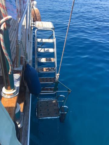 3 kabinli Göcek mavi yolculuk teknesi Gulet Denuka