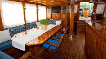 6 kabinli Bodrum mavi yolculuk teknesi Gulet Ariva 1