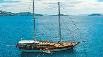 5 kabinli Bodrum mavi yolculuk teknesi Gulet Lets Dance
