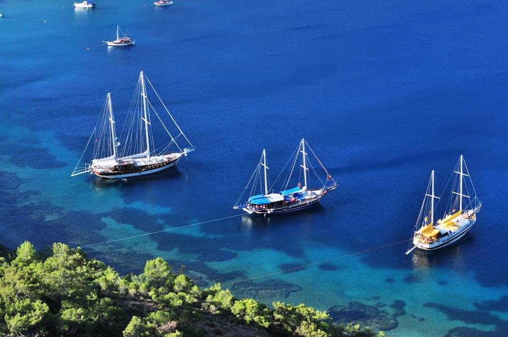 Mavi yolculuk sezonu başladı.. Marmaris'te yelkenler fora!